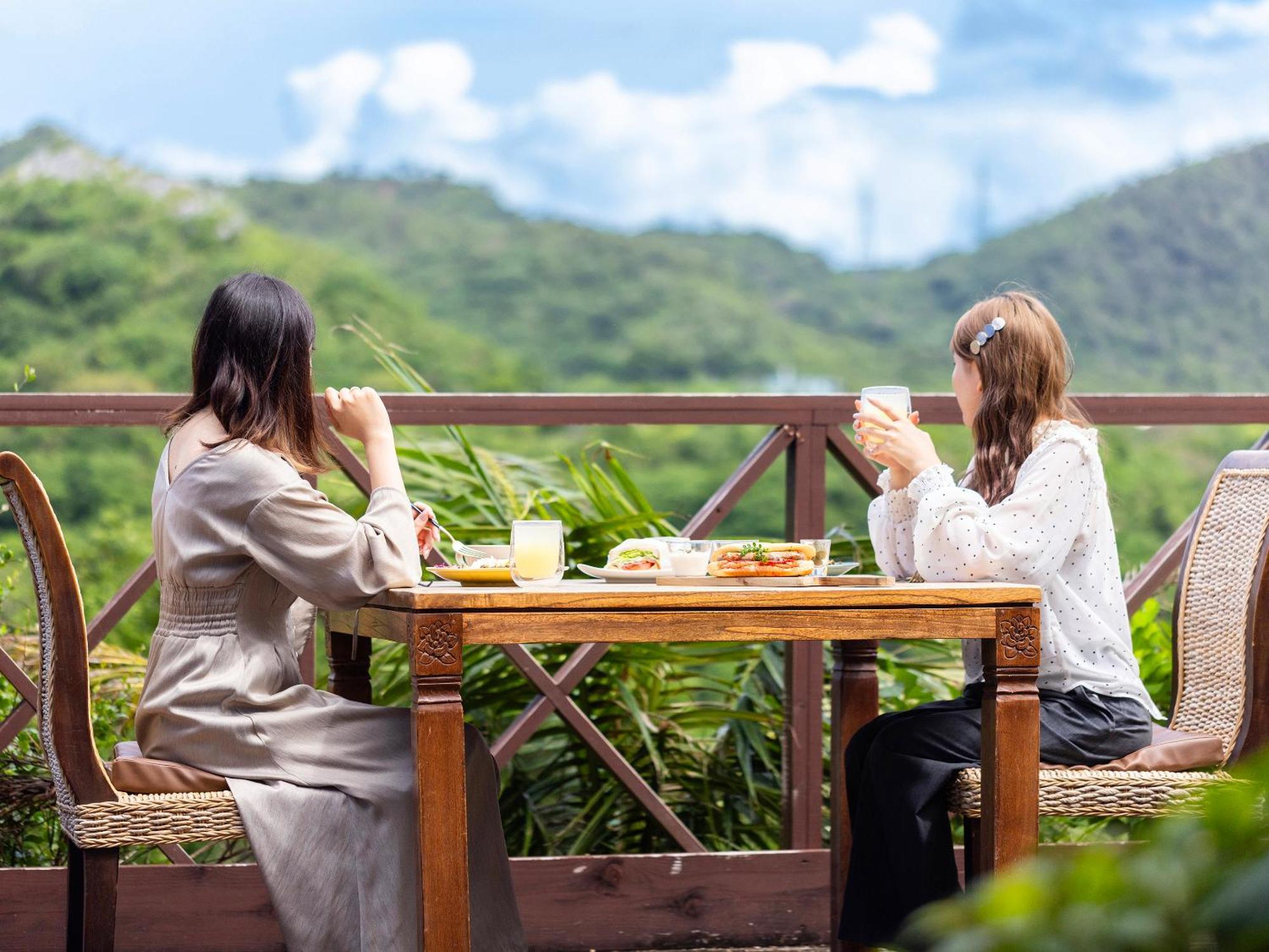 Hoshi No Terrace Motobu Yamazato Hotel Екстериор снимка